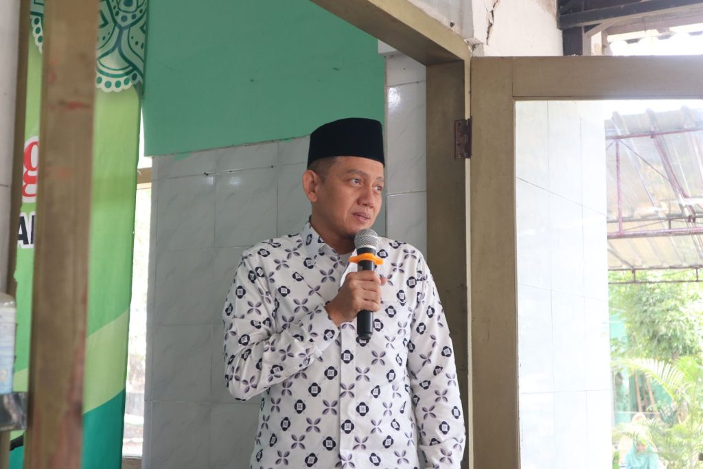 Bapak Ahmad Syauqi Soeratno